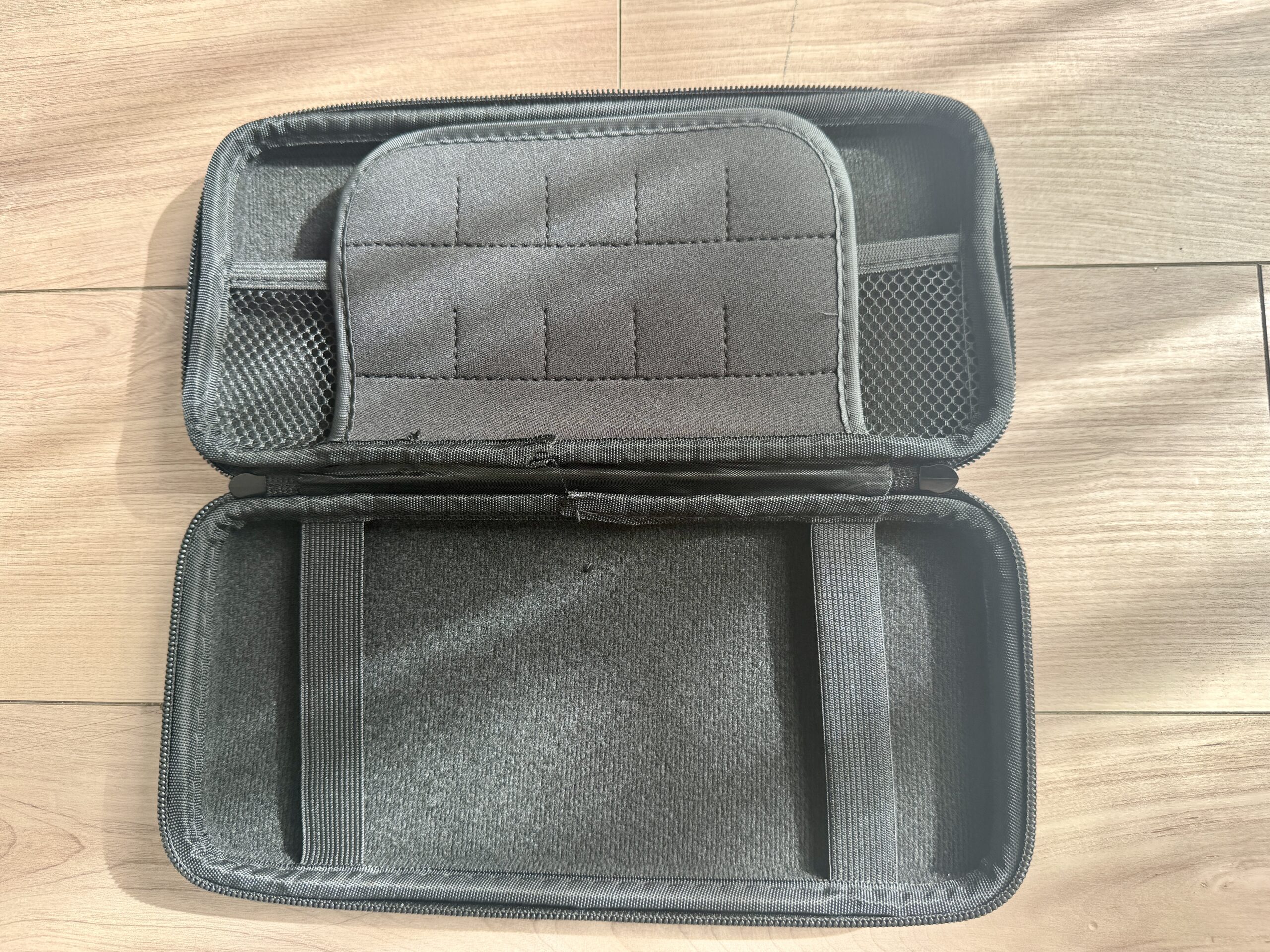 ニンテンドーSwitchのケースの中身
